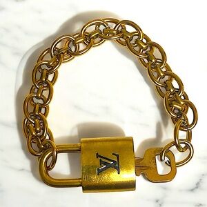 Gold LV Lock Key Set Chain Link Bracelet Complimentary Unisex